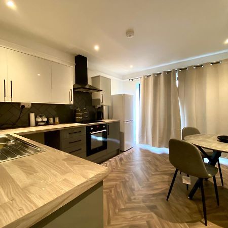Flat 5 The Old Clinic Apartment Welling Bagian luar foto