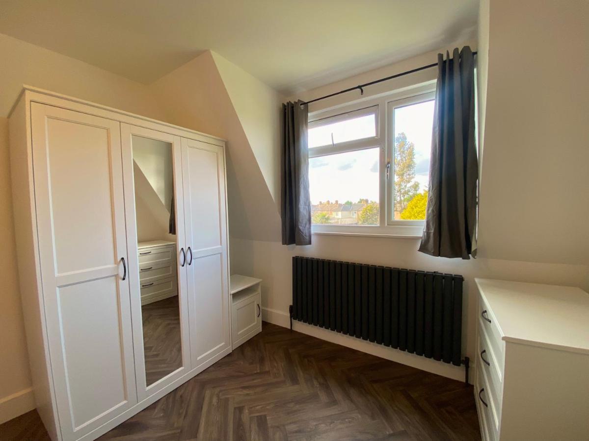 Flat 5 The Old Clinic Apartment Welling Bagian luar foto